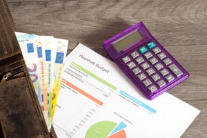 Mit Rechner und Budget-Liste die Reisefinanzierung planen