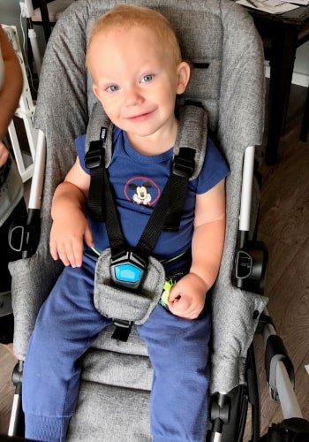 Kind im Thule Sleek Kinderwagen Kind im Thule Sleek Kinderwagen