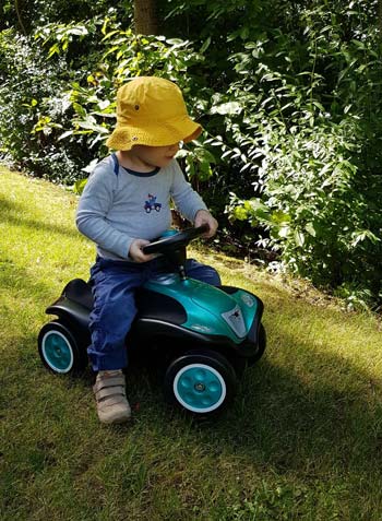 Kind auf BIG Bobby-Car Next 