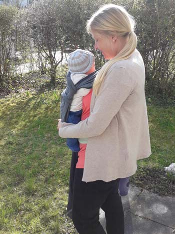 manduca Twist Babytrage Sabine aus München manduca Twist Babytrage Sabine aus München