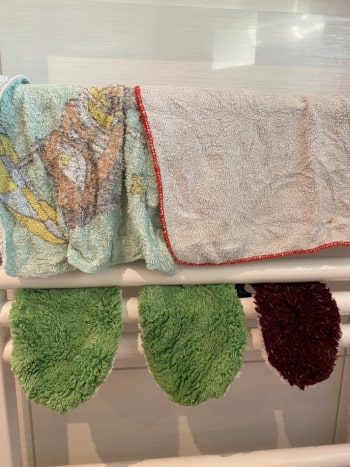 waschies Reinigungspads auf der Heizung