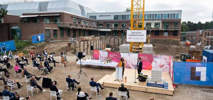 Grundstein für neues Mutter-Kind-Zentrum