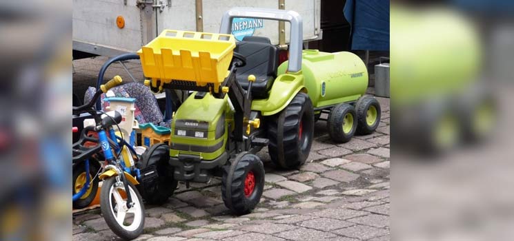 Fahrzeugbörse auf XXL-Pinnwand