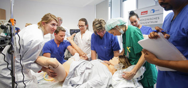 Simulationstraining für Geburtshelfer