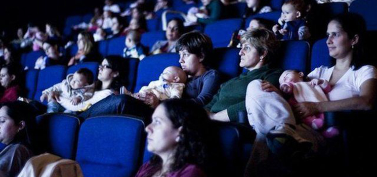 Kino in babyfreundlicher Umgebung