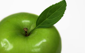 Grüner Apfel als Bestandteil gesunder Ernährung bei Kinderwunsch