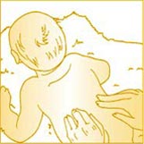 Baby-Rücken massieren als Teil der Babymassage